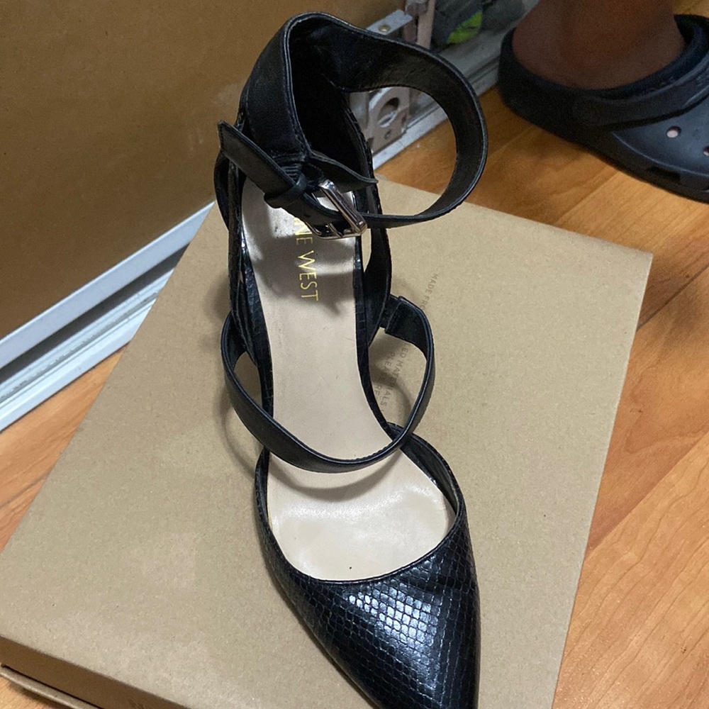 Nine West heel worn but in good condition